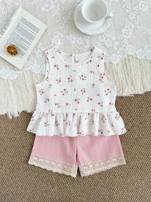 SHEIN 2 pièces/Set Tenue d'été pour filles, 4-7 ans, Top sans manches à col rond beige avec motif floral mignon, Short à taille élastique avec volants roses, Vêtements décontractés doux et confortables, Convient pour le printemps/l'été, Peut être offert en cadeau - Rose bonbon - Voir 4