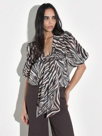 KSTM Blusa de mujer con estampado de cebra, cuello en V, mangas cortas, detalle de nudo y mangas recogidas con lazo delantero