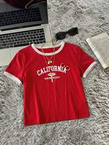 SHEIN EZwear Áo thun nữ dáng ngắn ôm sát, họa tiết tối giản, phối màu tương phản, thích hợp cho mùa hè, in hình California. - Đỏ - Xem 7