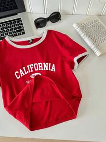 SHEIN EZwear Áo thun nữ dáng ngắn ôm sát, họa tiết tối giản, phối màu tương phản, thích hợp cho mùa hè, in hình California. - Đỏ - Xem 5