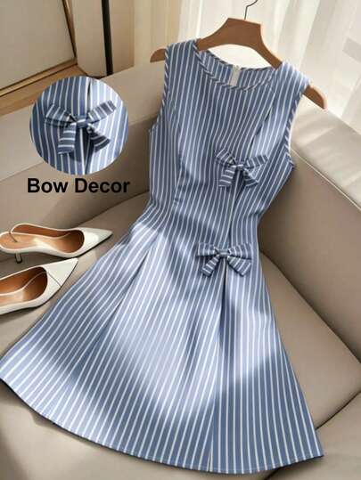 Franclia 女士夏季蓝白条纹蝴蝶结装饰收腰A字连衣裙，适合上学、周末野餐、与朋友休闲外出，清新甜美风格
