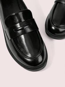 CUCCOO DOLLMOD 女士黑色乐福鞋，圆头厚底，一脚蹬，休闲通勤学院风办公鞋 - 黑色 - 查看 8