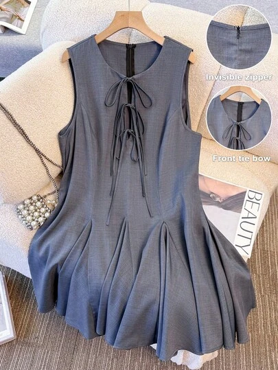 SHEIN PETITE CURVE 大码女式优雅纯色圆领蝴蝶结腰身A字无袖短裙，适合通勤和约会