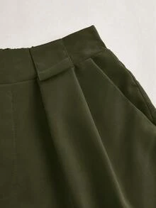 VaVaBold 女士纯色褶裥口袋休闲短裤 - 軍綠色 - 查看 5