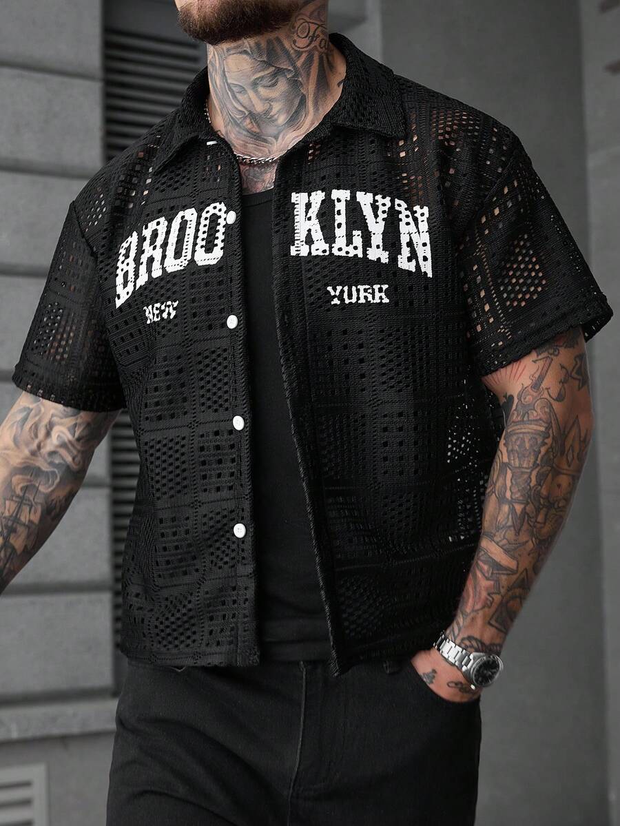 SLATEMANN 男士舒适镂空花卉面料时尚短袖衬衫，正面印花图案，适合休闲、办公、日常约会、驾车、购物等场合，可单穿或搭配休闲服饰，自穿或送礼皆宜。男士网眼衬衫，男士钩针衬衫，男士镂空衬衫，男士印花网眼衬衫 - 黑色 - 查看 1