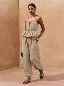 Zivah 2026春夏新款音乐节、复活节、圣帕特里克节、情人节、约会、西部风、游牧风、生日派对、毕业典礼、大学、学生、日常休闲、百搭、休闲、邮轮旅行、海滩、日光浴、热门单品、街头服饰、婚礼宾客、通勤、早午餐、机场、派对、假日郊游、办公装、带腰带的褶皱吊带背心、带口袋和束口裤腿的棕色两件套 - 杏色 - 查看 3