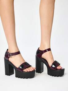 ROMWE Kawaii Giày sandal cao gót hở mũi màu đỏ tía dành cho nữ, phong cách Punk Gothic thanh lịch, họa tiết hình trái tim, khóa vuông bằng kim loại, dây đeo mắt cá chân co giãn, thiết kế kín, đế dày, gót dày, thích hợp cho mùa xuân hè, tiệc tùng, lễ hội, giày một gót dành cho nữ. - Màu Đỏ Sâu - Xem 4