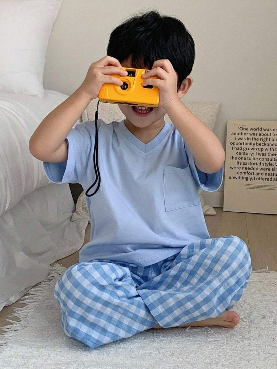 Dazy Kids 2件組 男童圓領純色針織短袖T恤 + 梭織格紋長褲休閒套裝,春/夏 - 藍色 - 查看 1