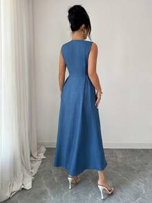 Rafferiza 女士夏季蓝色泡泡纱无袖中长连衣裙，饰有金属扣环 - 藍色 - 查看 2