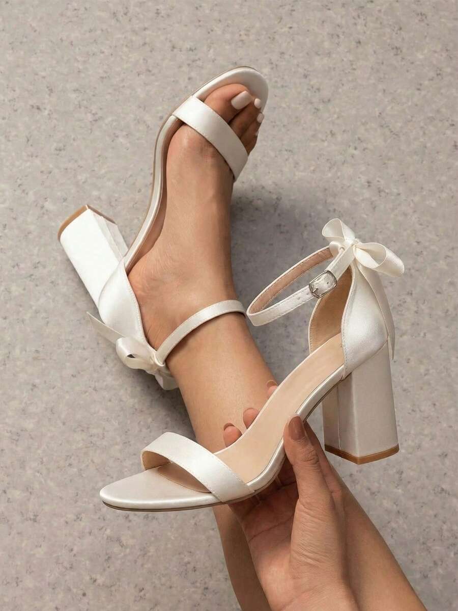 Glamine 女士时尚珍珠蝴蝶结婚礼派对鞋，圆头性感白色超软皮革粗跟凉鞋，优雅简约设计高跟鞋 - 杏色 - 查看 1