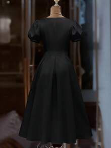 Lyxana 女士优雅方领珍珠缎带腰身A字短花瓣袖长连衣裙，适合约会、派对、宴会、春夏穿着 - 黑色 - 查看 2