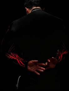 RISE LYT 男士印花立领修身长袖运动T恤 - 黑色 - 查看 2