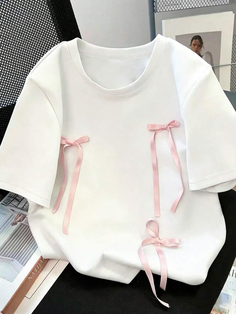 SHEIN 女士圆领3D蝴蝶结T恤 - 圆领休闲上衣 - 轻薄T恤，适合所有季节 - 白色 - 查看 1