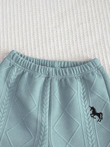 SHEIN Streecool Kids 男童休闲刺绣提花面料短袖上衣和短裤套装（2件套），舒适透气，适合日常休闲户外穿着，春夏季节适用。 - 淺藍色 - 查看 4