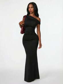 SHEIN PETITE Phong cách mùa đông 2025 mới: Giáng sinh, Năm mới, Sinh nhật, Tiệc tùng, Phong cách Preppy, Trang phục học sinh, Trang phục hàng ngày, Cơ bản, Đa năng, Thường ngày, Du lịch, Phong cách người nổi tiếng, Phong cách thời thượng, Phong cách đường phố, Thanh lịch, Công sở, Thường ngày, Gợi cảm, Một vai, Hở vai, Ôm sát, Hông, Eo xếp ly, Vải kẻ sọc, Váy đen, Váy dài mùa đông, Váy Giáng sinh, Váy năm mới, Váy nữ - màu đen - Xem 9