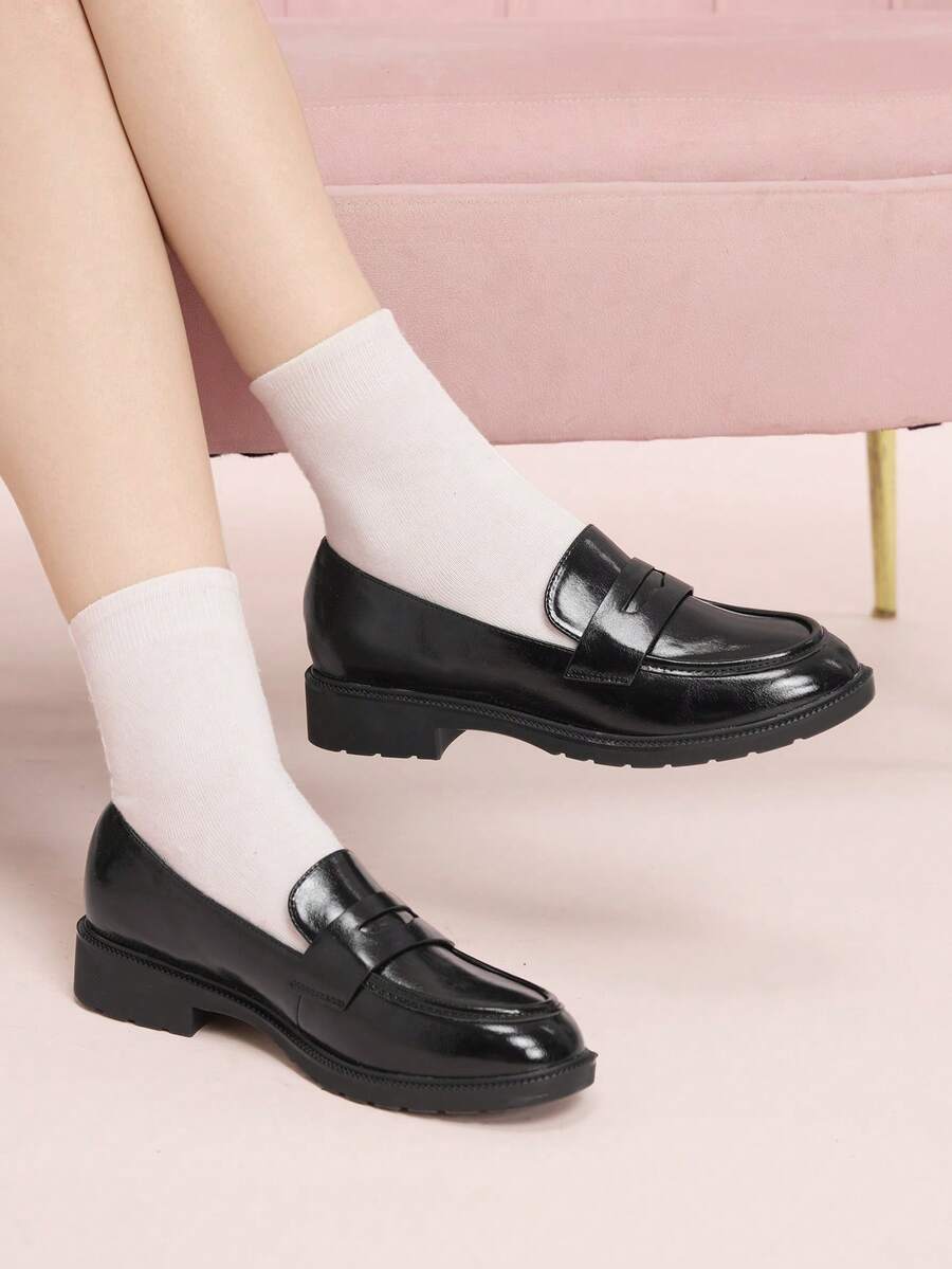 CUCCOO DOLLMOD 女士黑色乐福鞋，圆头厚底，一脚蹬，休闲通勤学院风办公鞋 - 黑色 - 查看 1