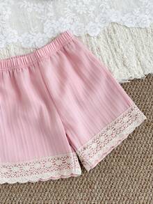 SHEIN 2 pièces/Set Tenue d'été pour filles, 4-7 ans, Top sans manches à col rond beige avec motif floral mignon, Short à taille élastique avec volants roses, Vêtements décontractés doux et confortables, Convient pour le printemps/l'été, Peut être offert en cadeau - Rose bonbon - Voir 3