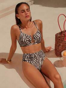 Swim Chiccia 2026春夏棕色粗肩带可调节后背金色U型装饰高腰荷叶边设计女士优雅比基尼泳装两件套 - 彩色 - 查看 3