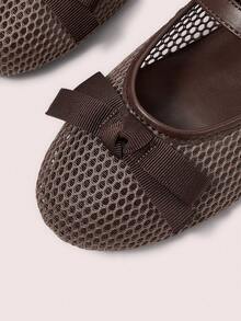 CUCCOO DOLLMOD Zapatos planos de mujer con puntera redonda, malla, lazo y ojetes metálicos, de dos correas, casuales, para ir y venir, básicos, para vacaciones - Marrón - Ver 8