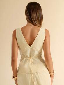 SHEIN BAE 春夏沙滩度假粉色亚麻花卉刺绣修身上衣/条纹上衣/刺绣上衣/装饰上衣/夏季吊带背心/伊比沙岛/沙滩上衣/法国南部度假/意大利上衣 - 淡黃色 - 查看 2