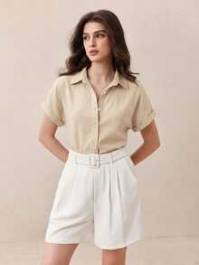 BizChic 女士百搭短袖翻领衬衫，风格百搭，适合办公室、正式场合、优雅都市通勤、休闲场合，以及充满浪漫90年代复古风情的场合，例如派对、毕业典礼、日常穿着、婚礼宾客、伴娘、主持人、外出、社交活动、音乐会、毕业典礼、早午餐、机场等。 - 杏色 - 查看 3