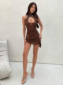 Aloruh 女士春夏新款棕色优雅性感时尚前卫Y2K波西米亚风千禧辣妹音乐节海滩度假镂空针织露背不对称下摆毛衣连衣裙 - 棕色 - 查看 6