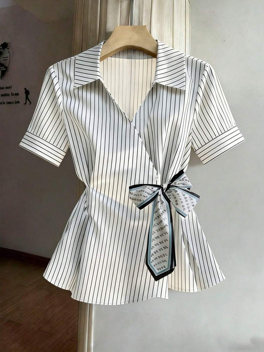 SHEIN Franclia 女士翻领短袖蝴蝶结衬衫 夏季优雅夏季蝴蝶结短袖教师衬衫 - 黑與白 - 查看 1
