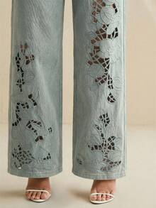 Anewsta 女士优雅刺绣镂空白色直筒牛仔裤，适合情人节、妇女节、母亲节穿着 - 藍色 - 查看 1