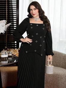 Modelyn Elegante conjunto de 2 piezas de talla grande con blusa de manga larga ajustada con decoración de diamantes en el cuello y falda plisada de unicolor - Negro - Ver 3