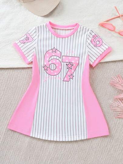 SHEIN 夏季女童运动连衣裙，休闲时尚创意个性清新简约数字67星条纹图案字母标语印花舒适日常休闲T恤裙，适合夏秋季女童运动风穿搭
