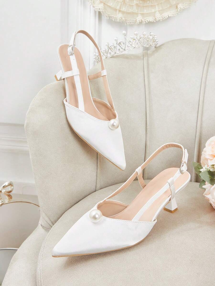 CUCCOO HITCHD 女士白色缎面珍珠尖头后跟高跟鞋，婚鞋伴娘酒杯高跟鞋 - 米白色 - 查看 1