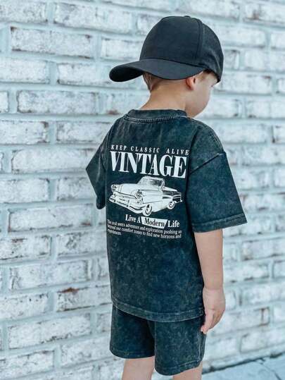 SHEIN 2 piezas Conjunto de camiseta de manga corta de cuello redondo y pantalones cortos con estampado de coche y letras para niños pequeños, adecuado para salidas, escuela, reuniones diarias, primavera/verano