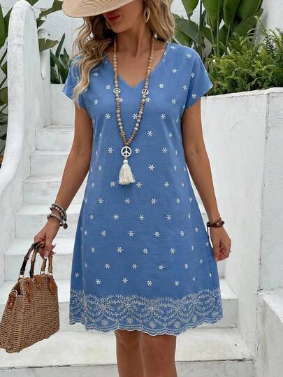 EMERY ROSE Vestido casual mini con cuello en V y decoración floral blanca para mujer