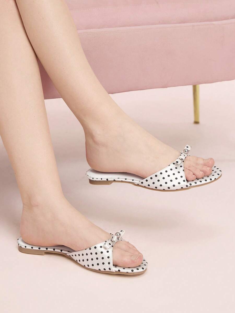 CUCCOO DOLLMOD Sandalias planas cómodas con lunares blancos para damas, sandalias planas de estilo dulce con lazo - Blanco - Ver 1