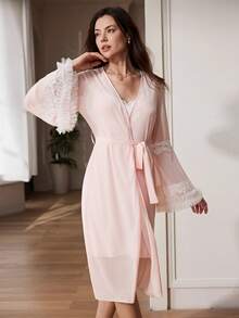 Elegant Lace Patchwork Flared Sleeve Mesh Robe & Fitted Nightgown Set, Mature Charming Bridal Sleepwear - Pink - View 5