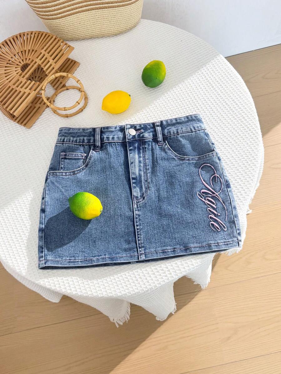 Comfortcana 女士时尚刺绣迷你牛仔裙 - 中等水洗藍 - 查看 1