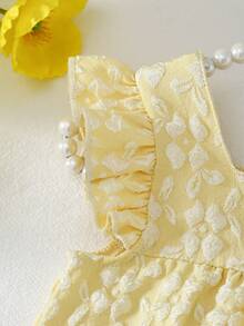 SHEIN Playful Pals 2件套女婴0-3岁春夏优雅甜美3D立体花卉提花领衬衫短裤两件套 - 黃色 - 查看 5