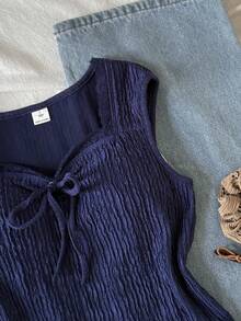 SHEIN Áo thun nữ màu xanh hải quân, chất liệu dệt kim, có họa tiết, phần ngực xếp ly, kiểu dáng ngọt ngào, phù hợp cho học sinh, đi học, dã ngoại gia đình mùa thu, hoặc mặc hàng ngày. Áo kiểu ôm sát, tay ngắn màu xanh hải quân. - Màu xanh hải quân - Xem 6