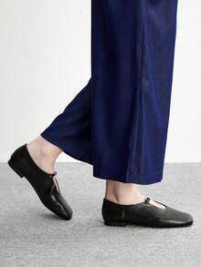 CUCCOO BIZCHIC New Retro Flat Soft-Soled Ballet Shoes - Black - View 4