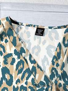 SHEIN LUNE Camisa casual de talla grande con estampado de leopardo, adecuada para el verano - Multicolor - Ver 3