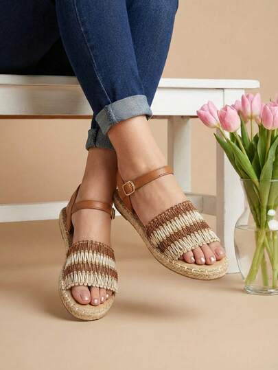 Sandalias planas de alpargatas con tiras trenzadas y cierre de hebilla en el tobillo para mujer, zapatos casuales de playa para verano. Sandalias planas de alpargatas tejidas elegantes para mujer con cómoda tira en el tobillo para atuendos de verano.