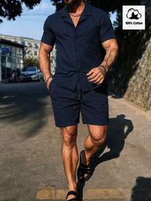 Manfinity Homme 男士纯色短袖单排扣口袋衬衫短裤休闲套装，男士度假两件套，夏季蓝色两件套，男士藏蓝色套装，适合日常休闲、周末旅行、户外活动、探险旅行、轻松的工作环境或半正式场合，可作为男友/丈夫礼物、周年纪念/生日礼物、派对夏季假期、沙滩装、夏威夷婚礼以及春夏穿着。 - 寶藍色 - 查看 4