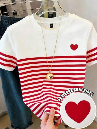 EMERY ROSE Camiseta de manga corta con estampado digital de corazones y rayas para mujer de talla grande