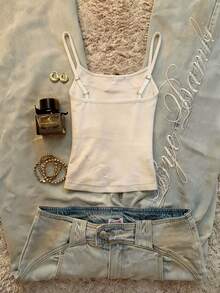 Glimmora Y2K “我为数学哭泣，而不是为男孩哭泣” 图案吊带背心，颓废美学标语网眼吊带背心，适合电子女孩，90年代独立“数学 > 男孩” 标语细肩带背心 - 白色 - 查看 2