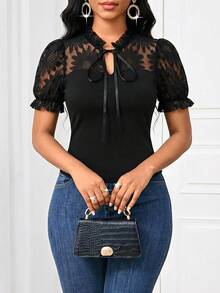 SHEIN Lady Áo thun trơn màu thanh lịch phối ren, thắt nơ phía trước, thích hợp cho mùa hè. - màu đen - Xem 4