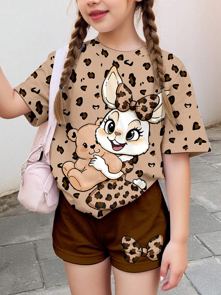 SHEIN 复古可爱卡通兔子和豹纹印花，卡其色，少女休闲短袖T恤和短裤两件套，适合夏季穿着 - 彩色 - 查看 1