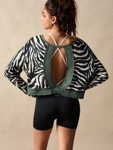 VARSIVA Backless Halter Neck Romper - Black and White - View 8