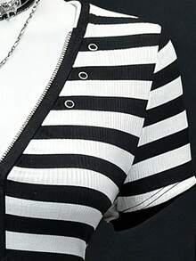 StreetHx 女士时尚黑白条纹V领T恤 - 黑與白 - 查看 4