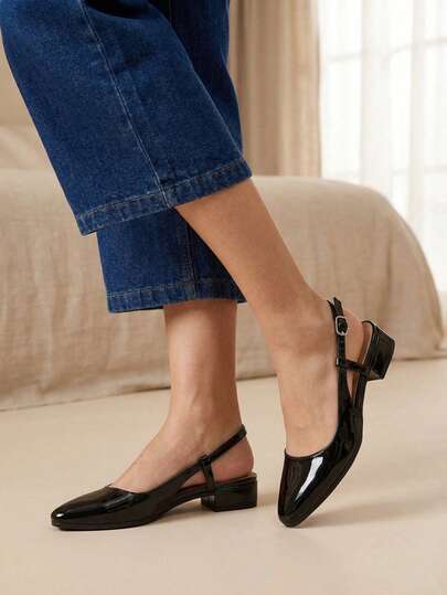 Zapatilla destalonada, zapatilla tacón bajo, zapatilla puntal, zapatilla con hebilla, zapato elegante mujer, calzado femenino de vestir, zapatilla cómoda