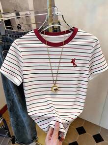 Resyla Kaos Wanita Lengan Pendek Kerah Bulat Bergaya Minimalis dengan Motif Garis-Garis Warna-warni Digital Print dan Bordir, Hadiah untuk Teman - MultiWarna - View 3